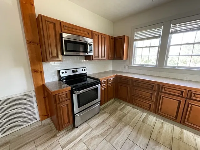 1004 W 7th St #B — Photo 10