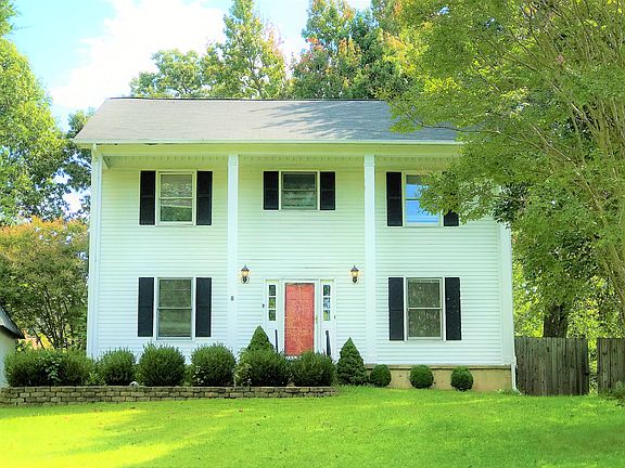 2nd image of 120 Shenandoah Ln