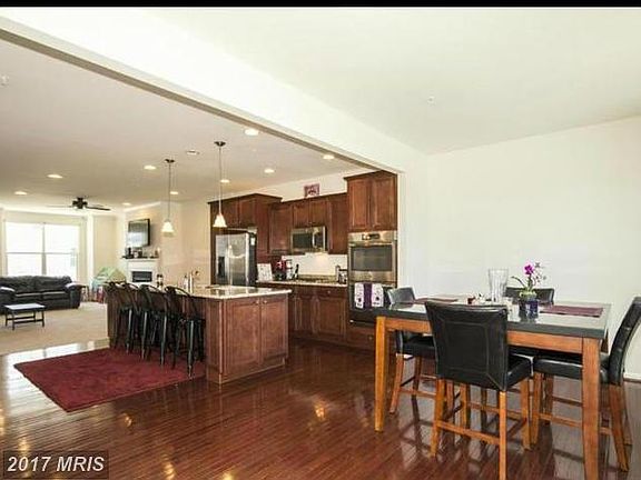 4th image of 7684 Town View Dr