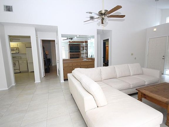 3rd image of 1120 Bayshore Cir