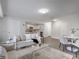 876 Quince Orchard Blvd