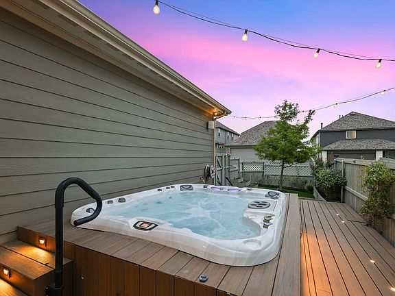 2nd image of 2217 Elm Pl