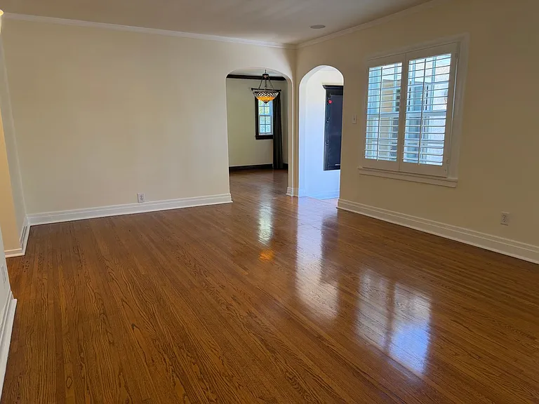 1312 S Orange Grove Ave — Photo 14