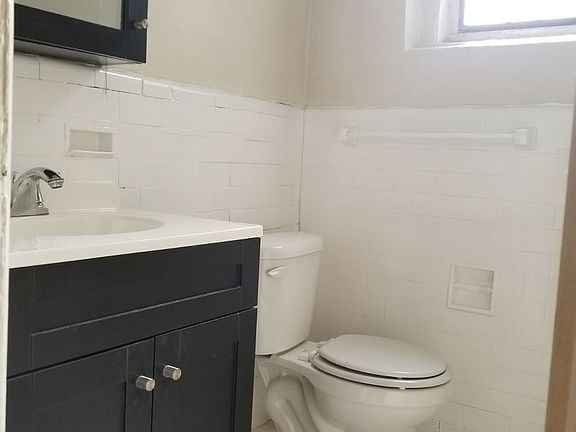 5th image of 525 E 21st St APT 2B