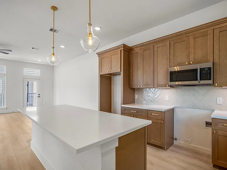 1226 E 23rd St — Photo 10