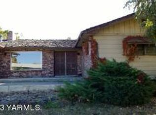 213 S 40th Ave, Yakima, WA 98908