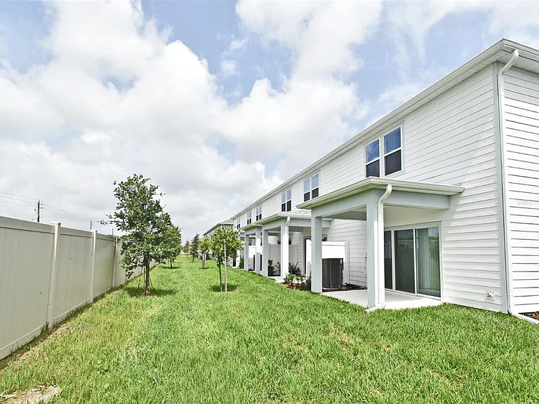 3101 Emerald Acres Ln — Photo 4