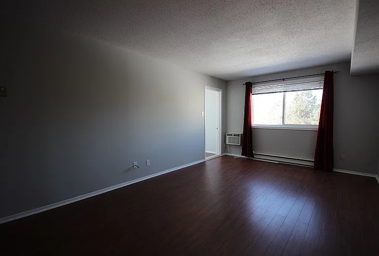 318 Lorry Greenberg Dr — Photo 33