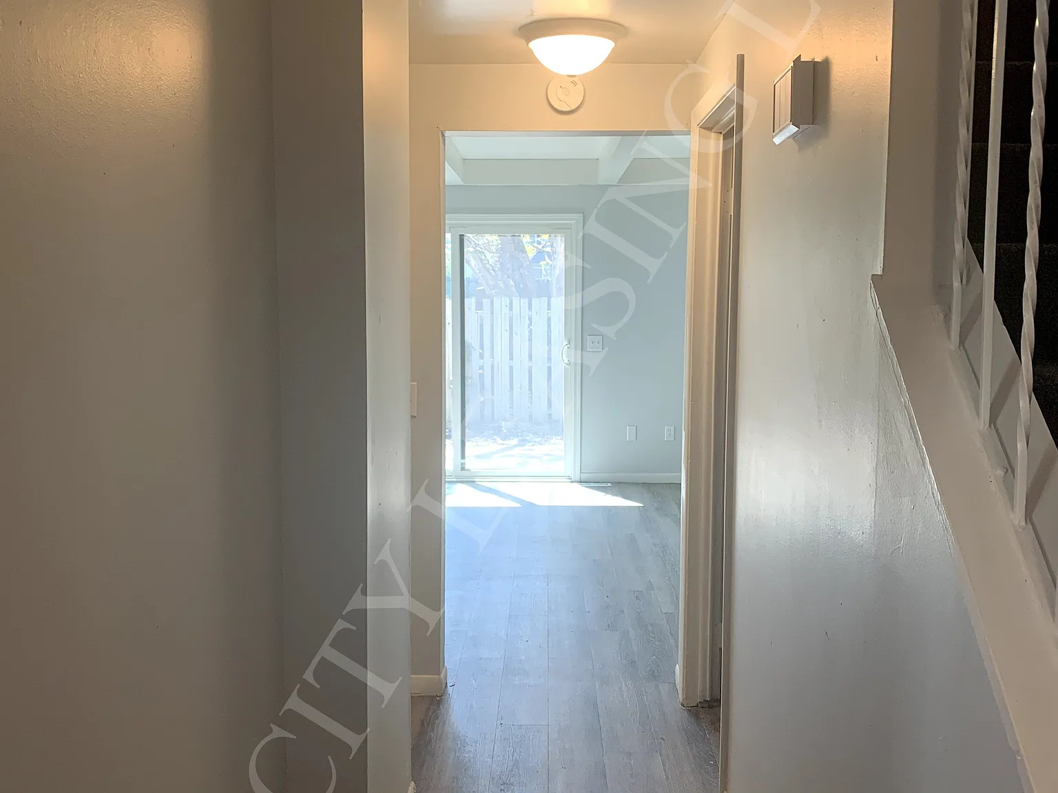 2 bed, 1.5 bath, 1096 sqft, $1,400 — Photo 3