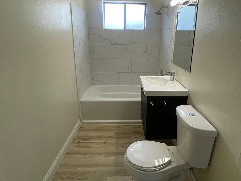 1750 Stratford Dr — Photo 5