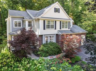 2500 Nottingham Ct, White Lake, MI 48383