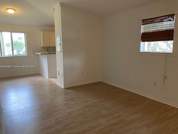 5th image of 1251 SE 28th Ct Unit 206