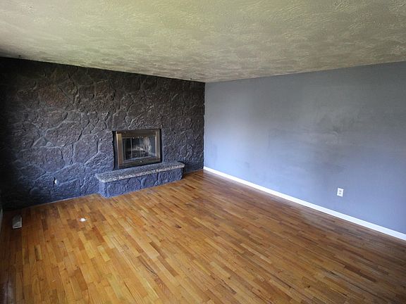 4th image of 7011 N Normandie St