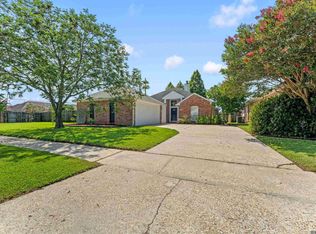 17848 Christopher's Crossing Dr, Baton Rouge, LA 70817