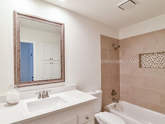 4th image of 4801 Crest Dr