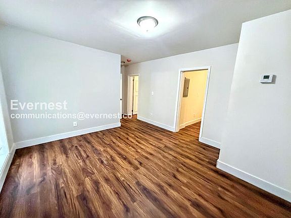 5th image of 205 9th Ave W #205