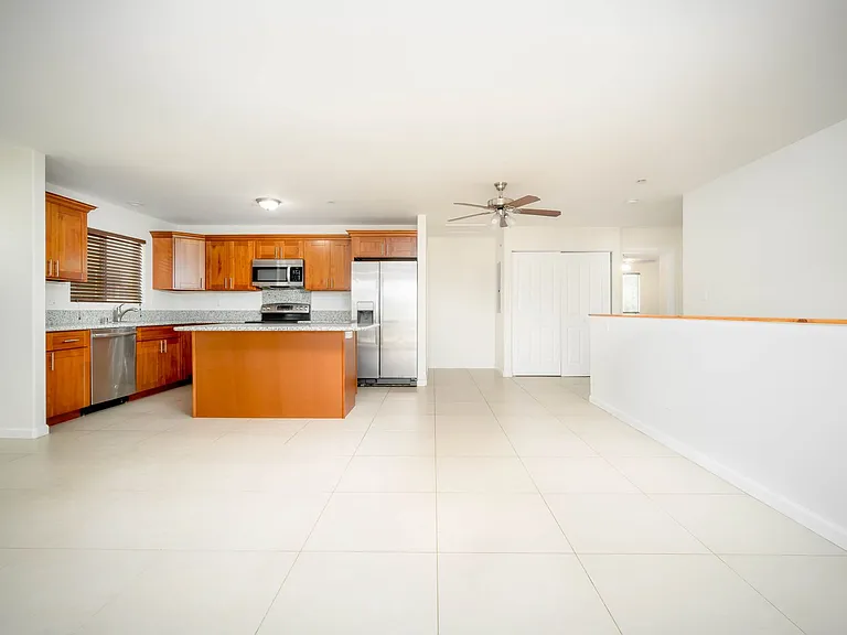 37 Cypress Ave #D — Photo 6