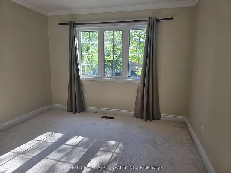 82 Red River Cres — Photo 17