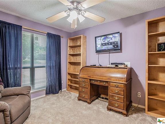 4th image of 2911 Persimmon Dr