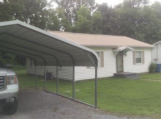 1006 Hickory St, Benton, KY 42025