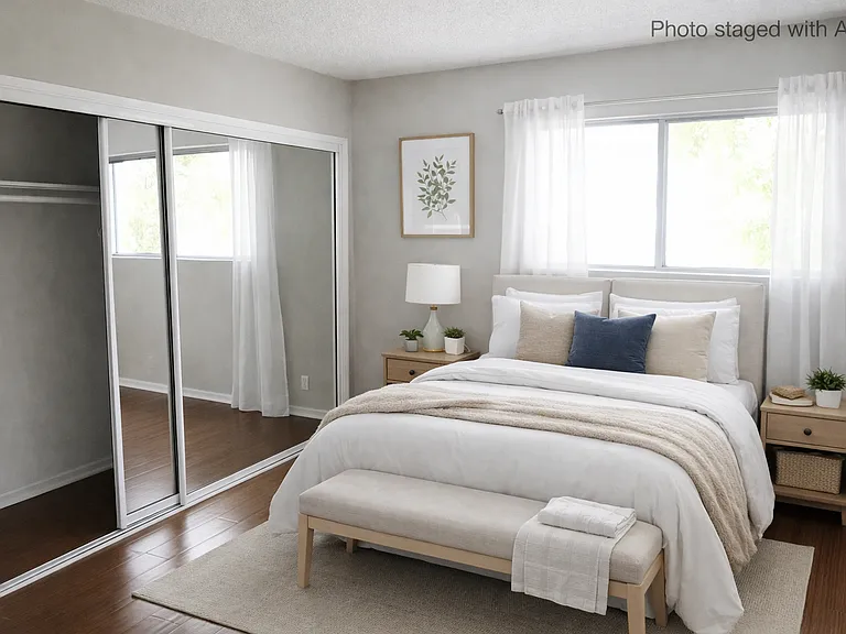 Hollywood Colony — Photo 35