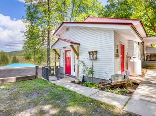 47 Blue Mountain Ln, Clayton, GA 30525