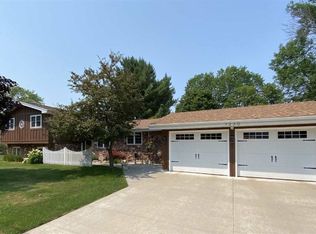 1230 Edwin St, Marinette, WI 54143