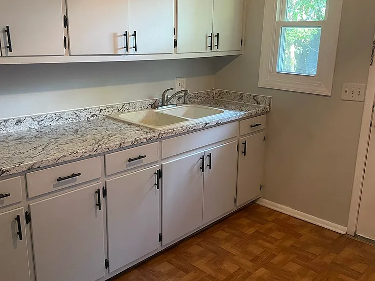 1709 Freeman St — Photo 7