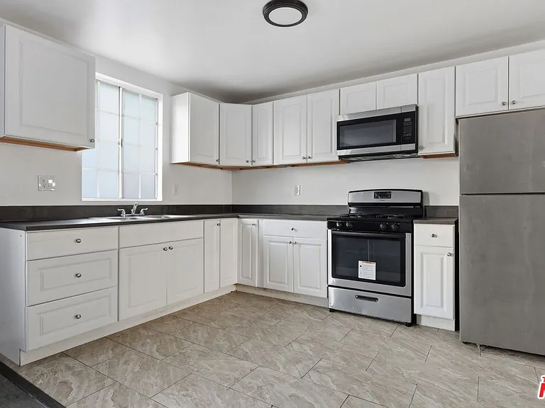 5442 Virginia Ave #6 — Photo 4