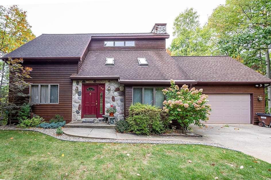 1st image of 140 Holly Brook Ct
