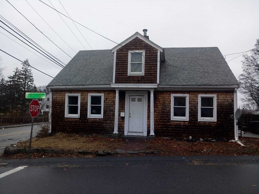 1st image of 2 Brockton Ave