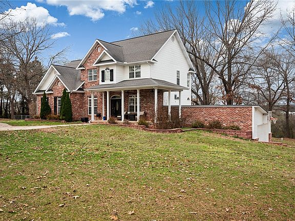 4th image of 1629 Clover Hill Rd