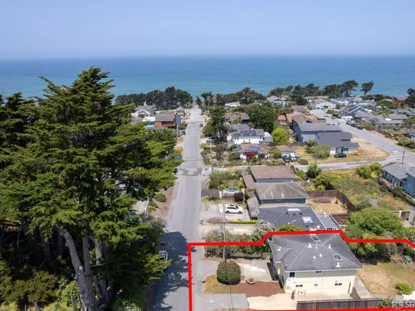 321 7th St, Montara, CA 94037