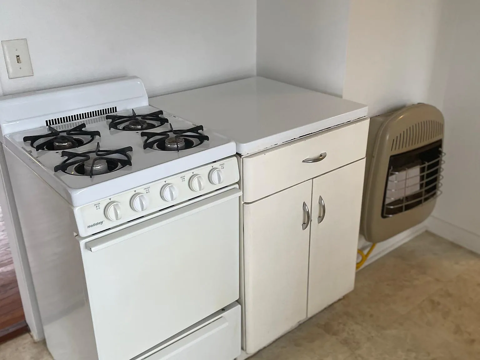 Studio, 450 sqft, $1,000 — Photo 3