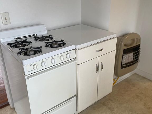 3rd image of 27 Fulton St #4