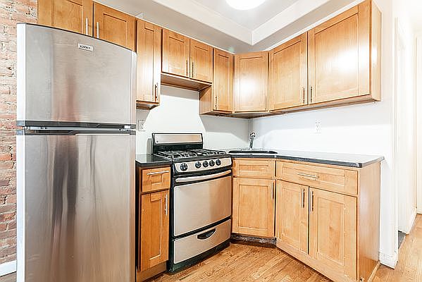 1st image of 181 Graham Ave #2A