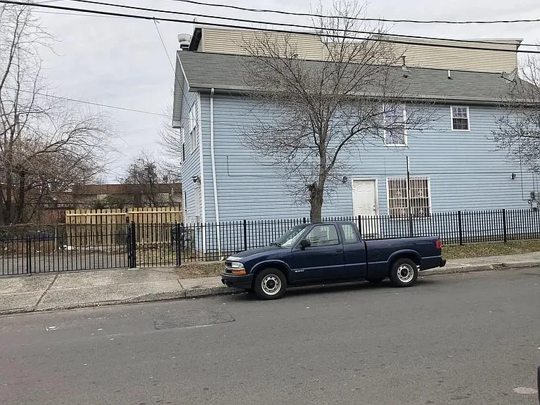 98 16th Ave — Photo 7