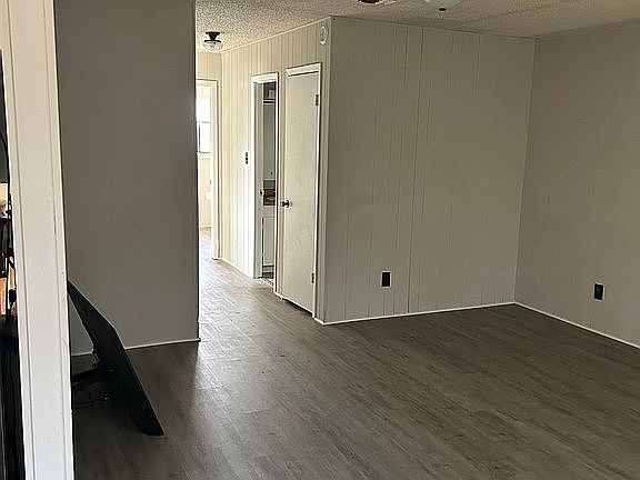 2nd image of 223 Redbud Ln