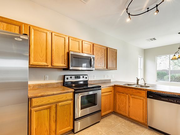 4th image of 35006 N 31st Ave
