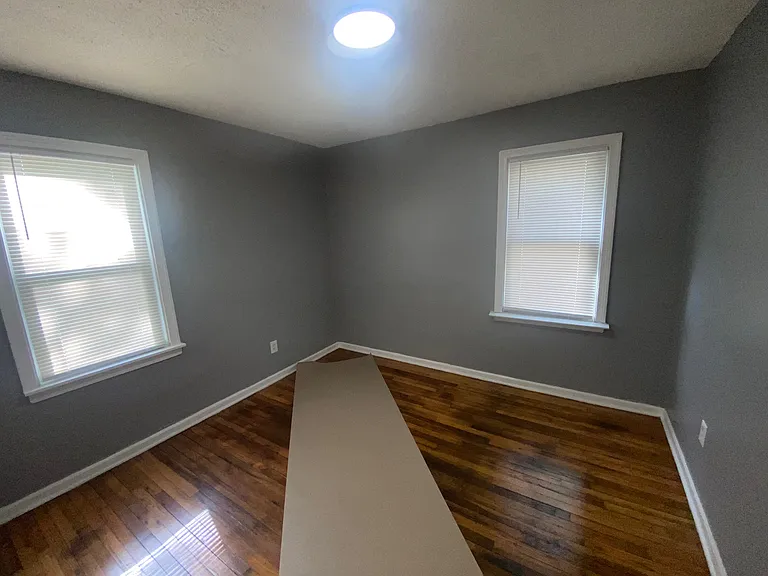 8850 Rosemont Ave — Photo 10