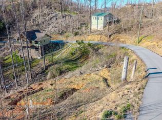 792 Davenport Rd, Gatlinburg, TN 37738