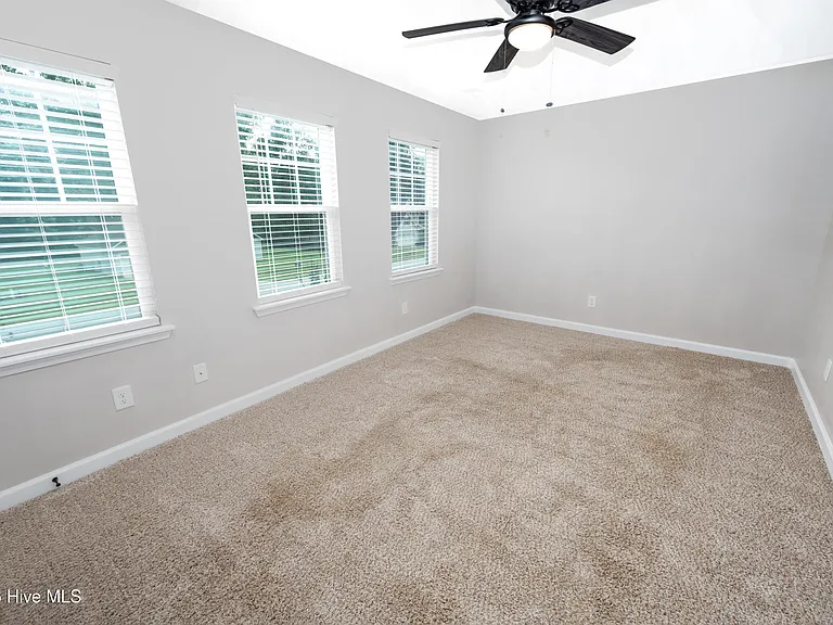 204 Gillcrest Ct — Photo 20