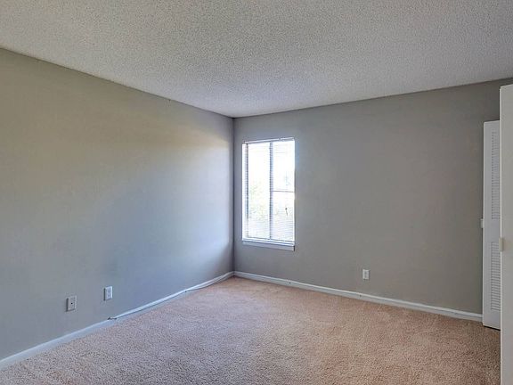 4th image of 2612 Dogwood Ave APT D11