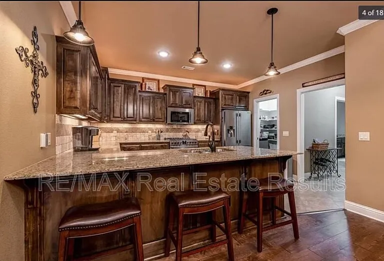 2502 SW Hind Ln — Photo 6