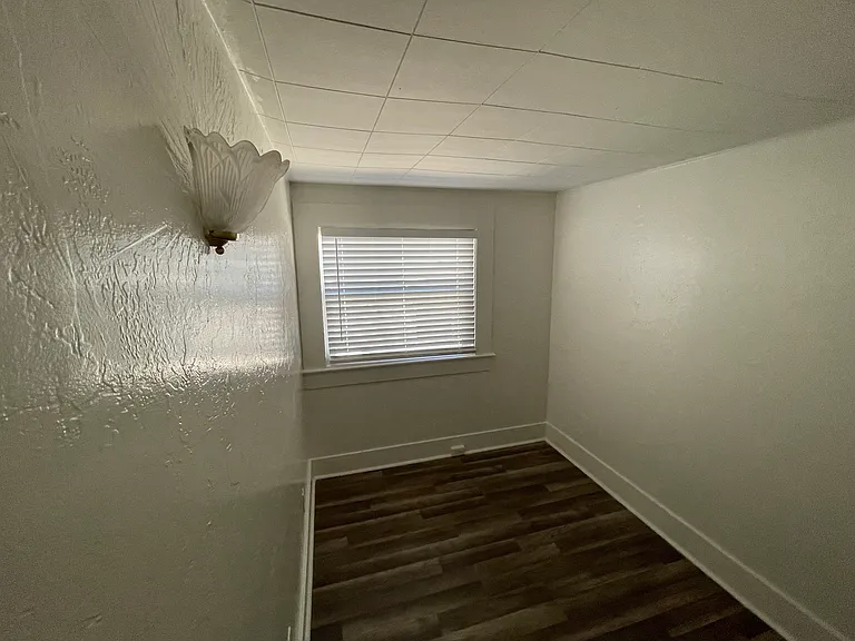 504 San Juan Ave — Photo 4