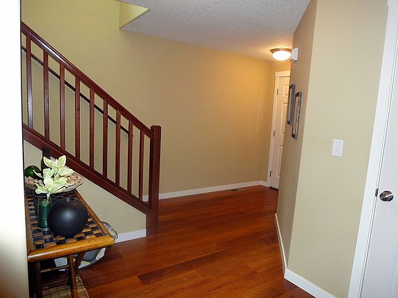 2nd image of 6907 NE 55th St