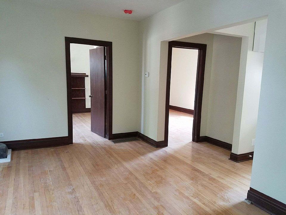 Building Photo 3