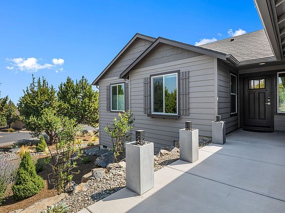 3rd image of 222 Highland Meadow Loop