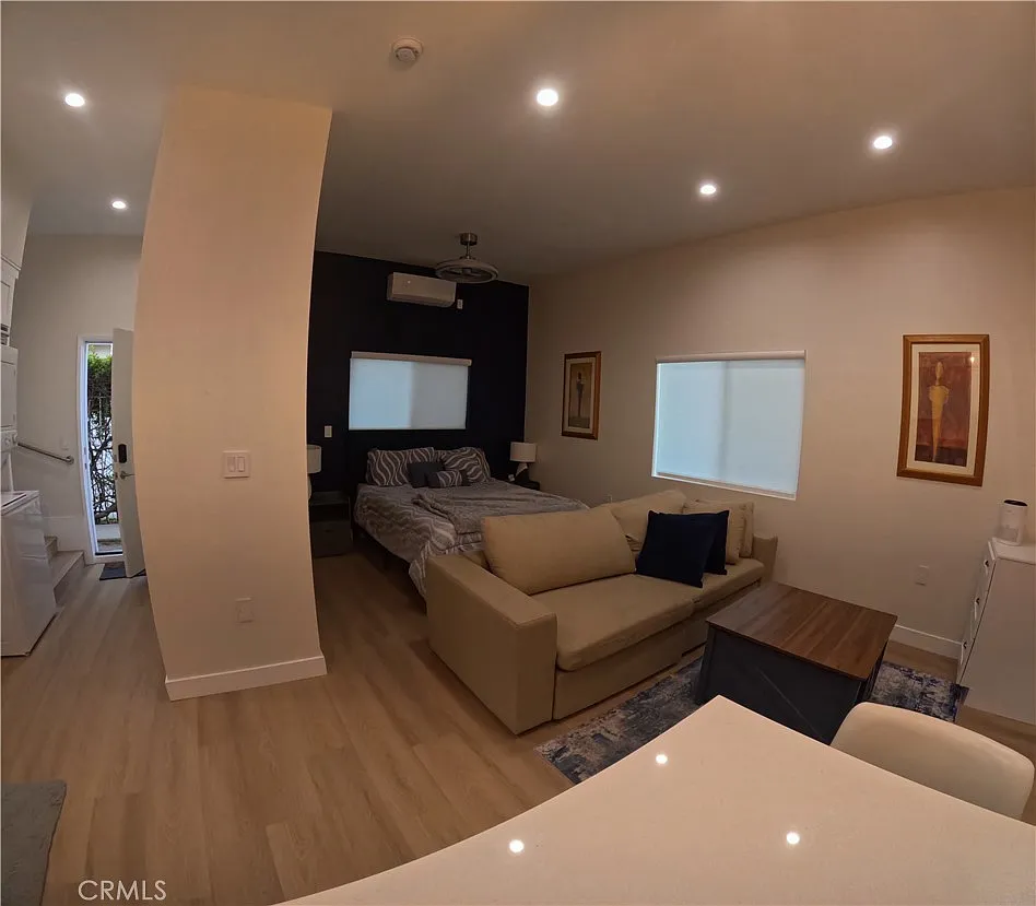 1 bed, 600 sqft, $2,500 — Photo 2