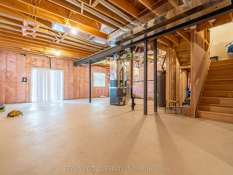 2591 Sheffield Blvd — Photo 44